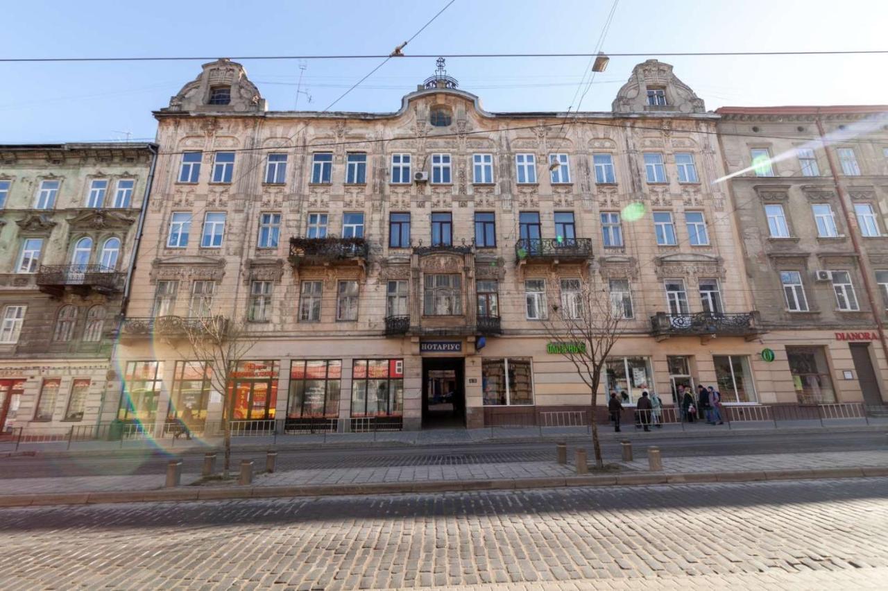 Зелені Апартаменти Біля Оперного Театру Flat In The City Center Lviv Ngoại thất bức ảnh