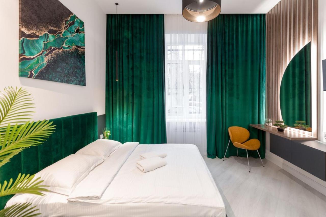 Зелені Апартаменти Біля Оперного Театру Flat In The City Center Lviv Ngoại thất bức ảnh