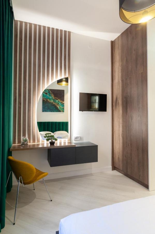 Зелені Апартаменти Біля Оперного Театру Flat In The City Center Lviv Ngoại thất bức ảnh